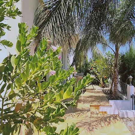 Sunny Bay Вилла *