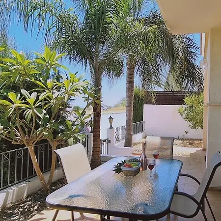 Вилла Sunny Bay *