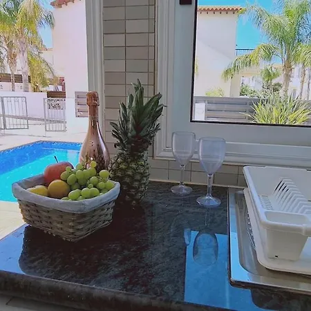 Sunny Bay * Πρωταράς