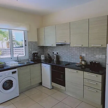 Sunny Bay * Πρωταράς